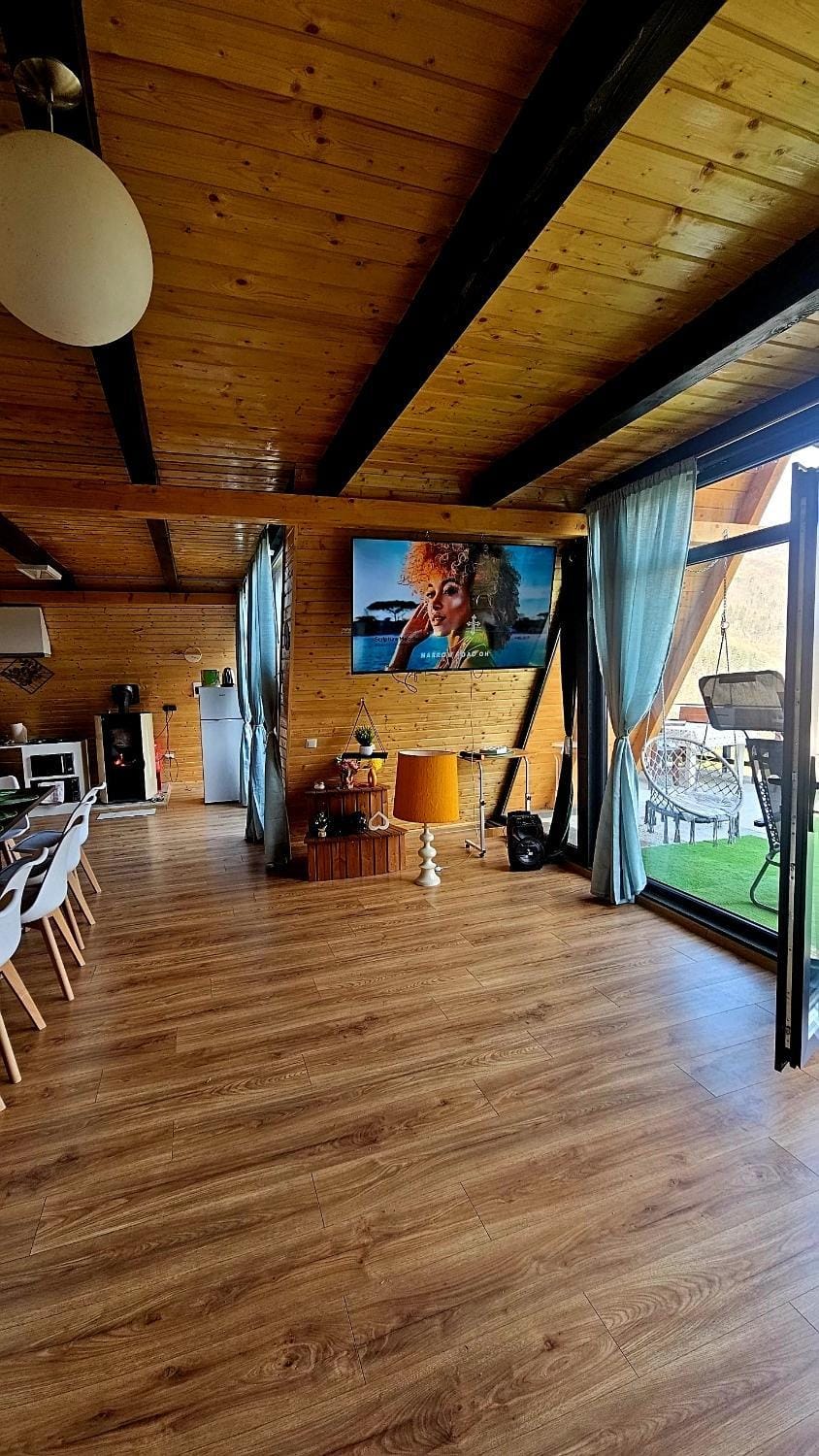 Cabana Apuseni Wild House in Romania
