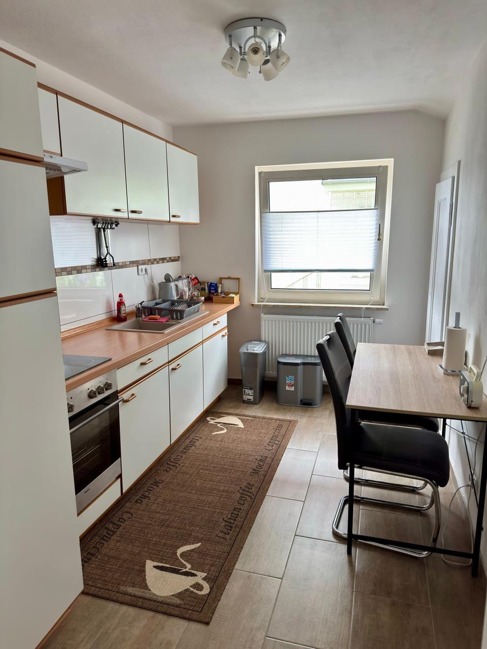 Coffee/tea facilities, kitchen