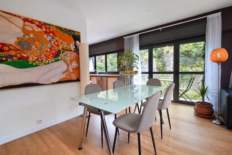 Dúplex Artístico con Terraza I 10 min del Centro I AndStay Apartment in Andorra