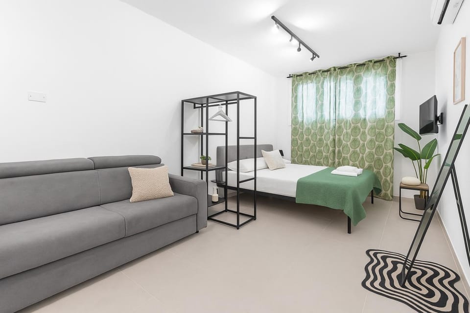 Bed, Photo of the whole room