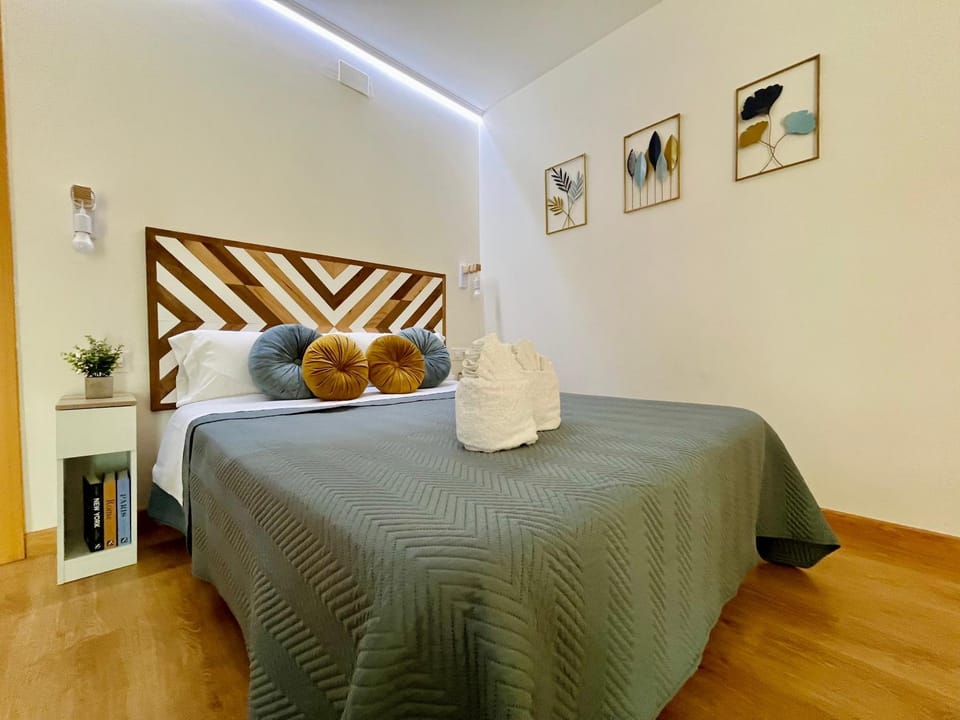 Bed, Bedroom