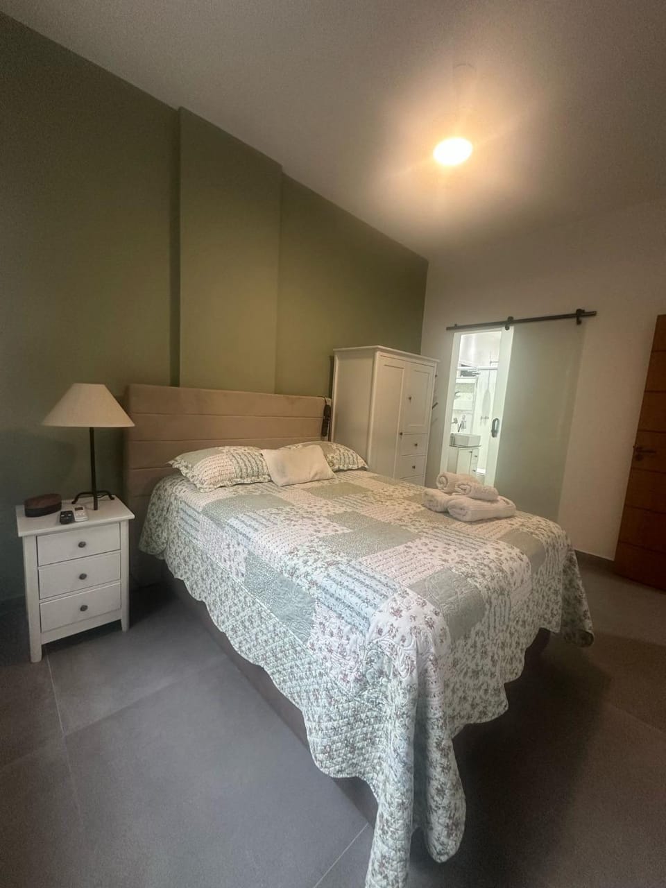 Bed, Photo of the whole room, Bedroom, wardrobe
