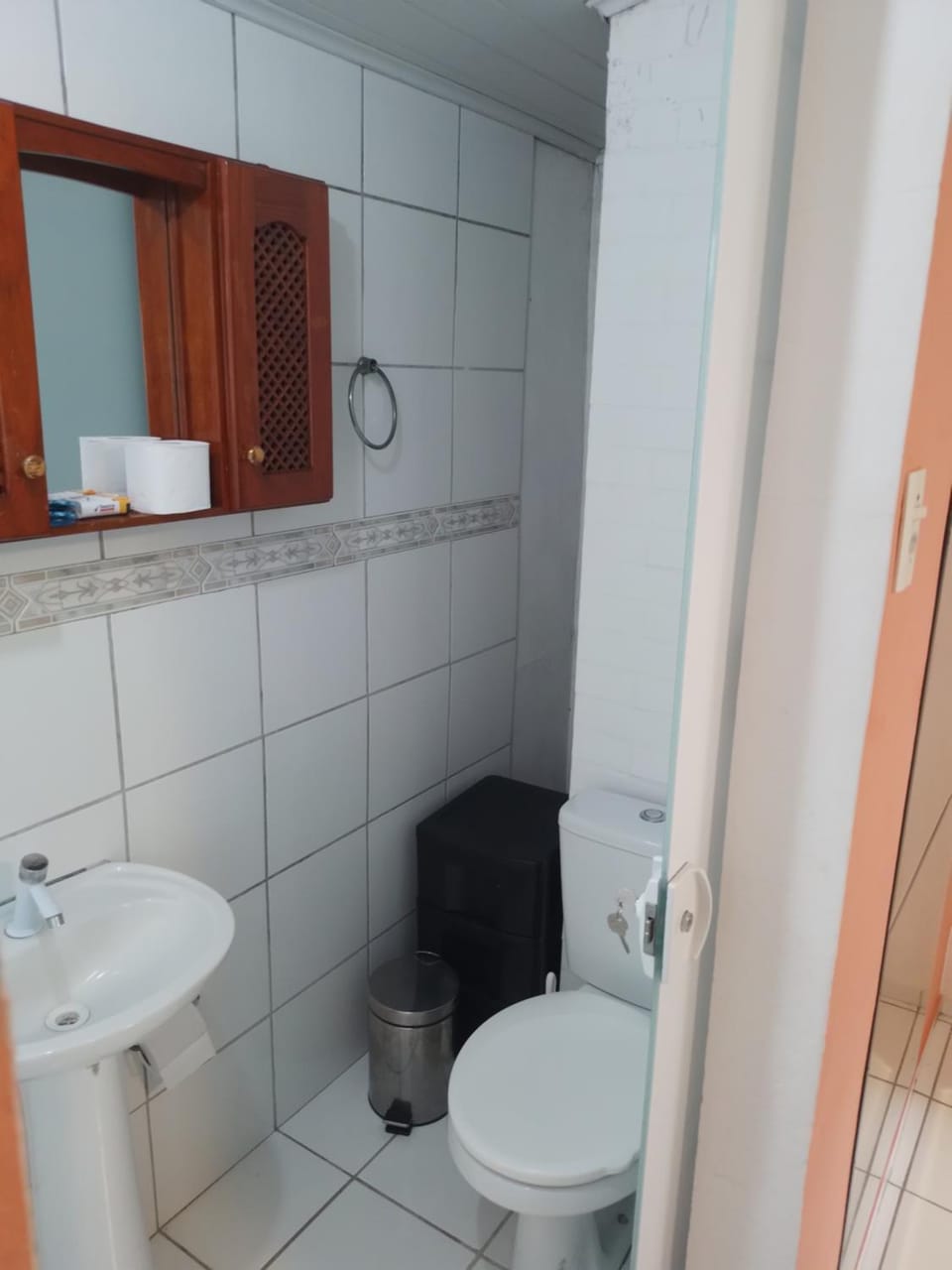Shower, Toilet