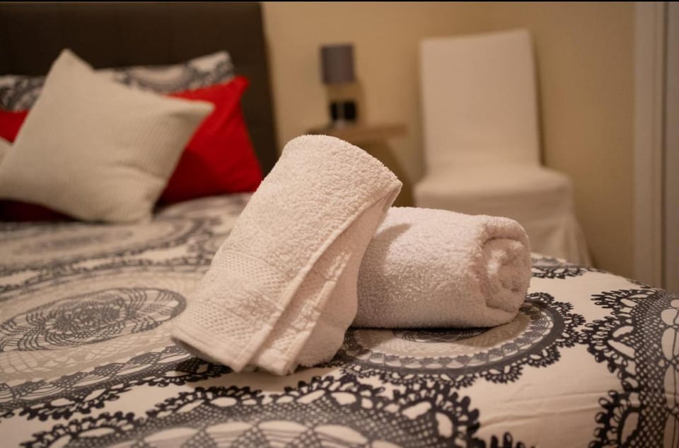 Bed, Photo of the whole room, Bedroom, towels