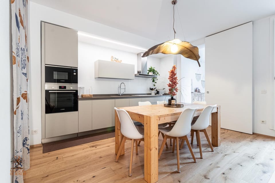 Kitchen or kitchenette, Dining area, dishwasher, oven, stove, kitchen