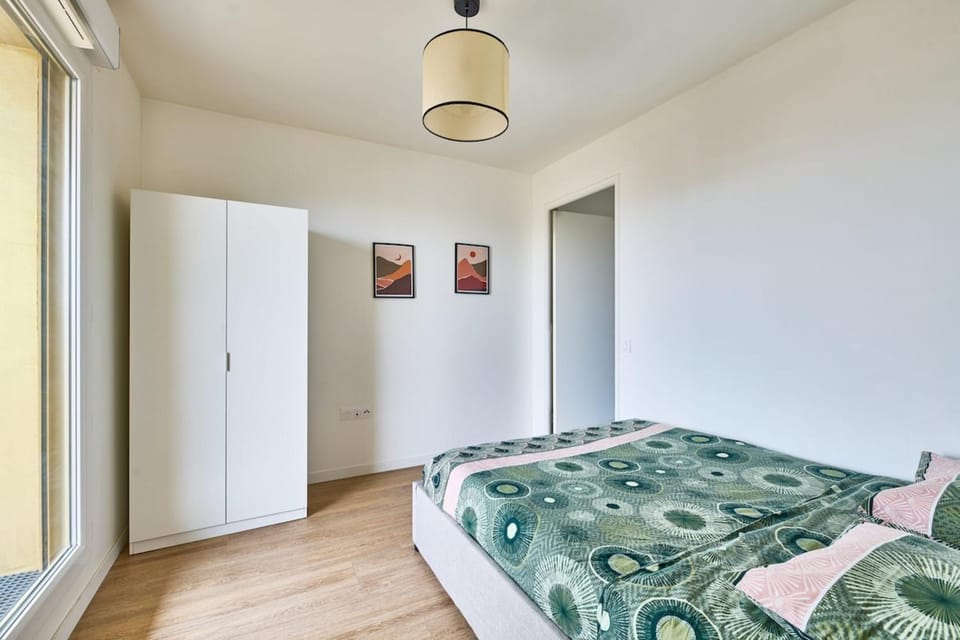 Bagneux Gateway to Paris Bright & Modern Apartment by Mey Agency House in Île-de-France