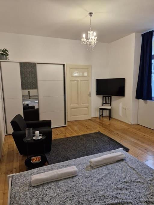 Communal lounge/ TV room, TV and multimedia