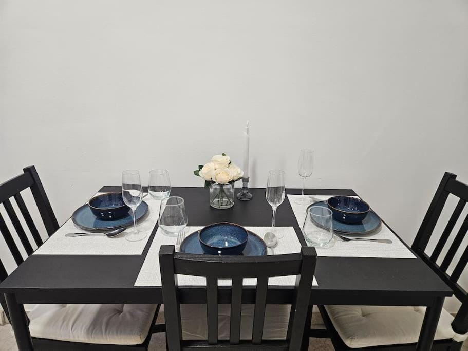 Seating area, Dining area, kitchen