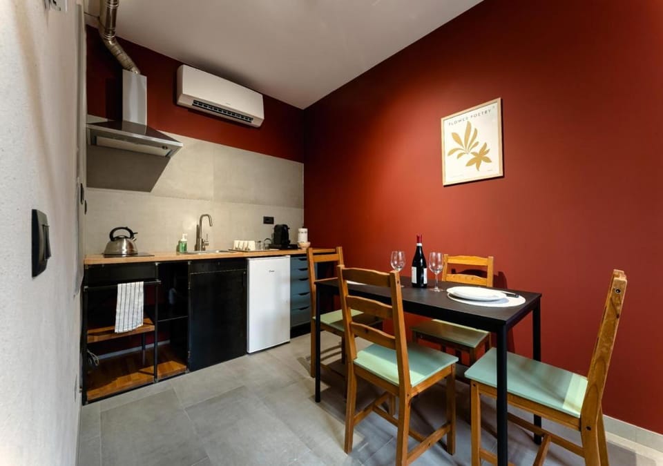 Kitchen or kitchenette, kitchen