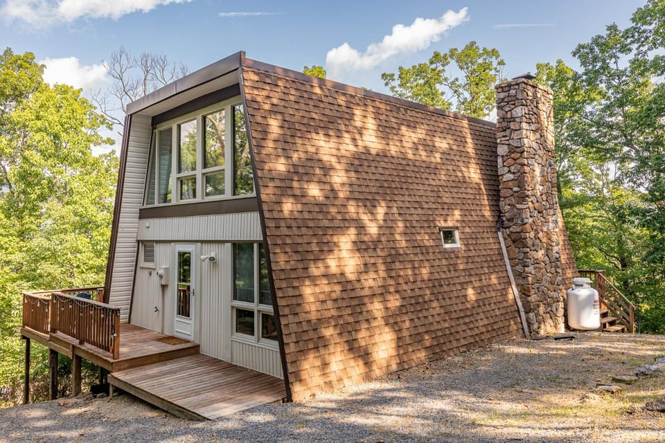 1186 Fairway Drive: Country Squire House in Basye