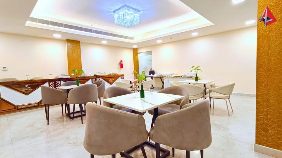Restaurant/places to eat, Banquet/Function facilities