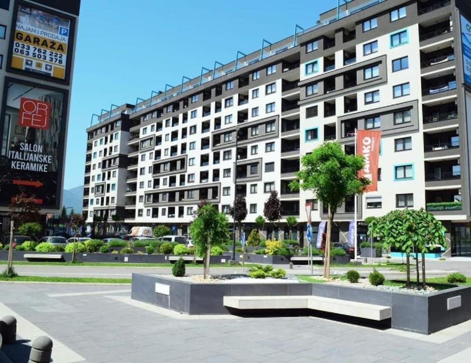 Property building, Neighbourhood