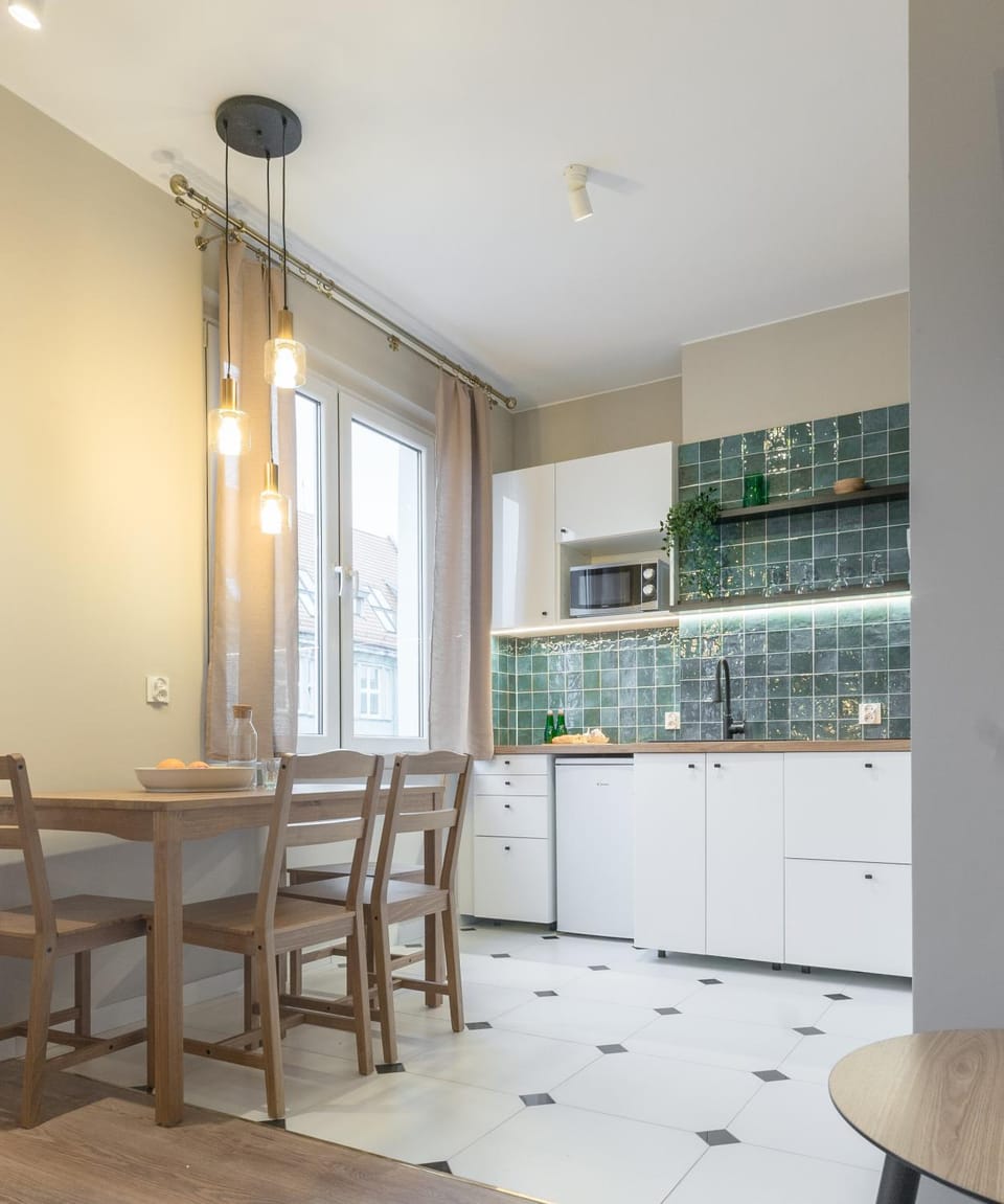 Kitchen or kitchenette, Dining area, pet friendly