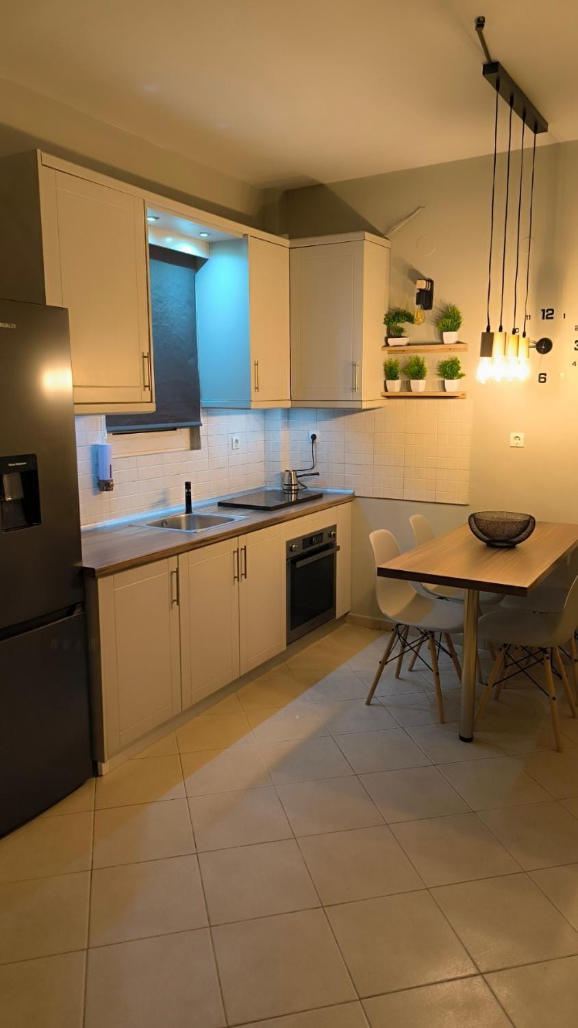 Kitchen or kitchenette, oven
