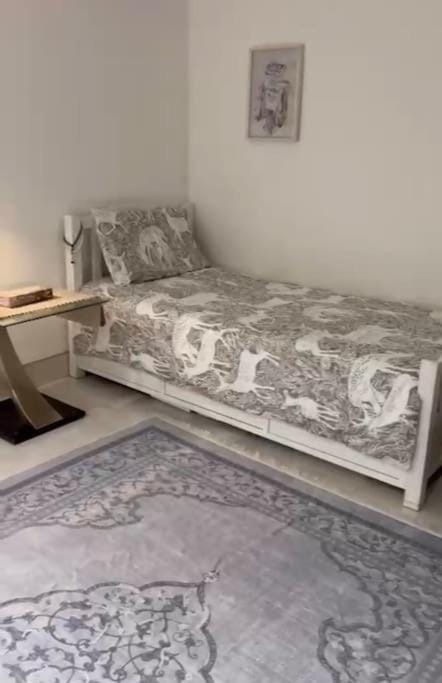 Charming Outback Guest House Apartment in London Borough of Ealing