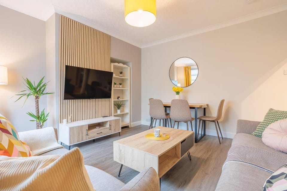 Stylish Two Bedroom Apartment with Private Parking Apartment in Perth