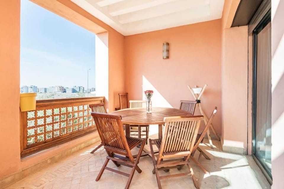 Marrakech flat with swimming pool & sunny garden Apartment in Marrakesh