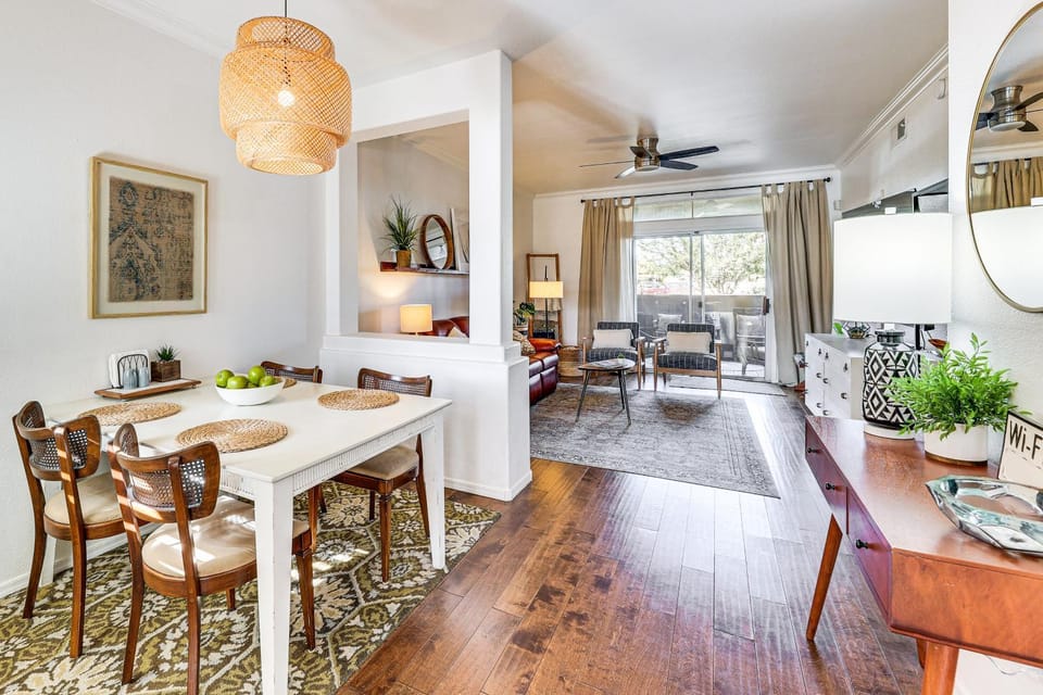 Resort Condo 8 Mi to Old Town Scottsdale! House in Paradise Valley