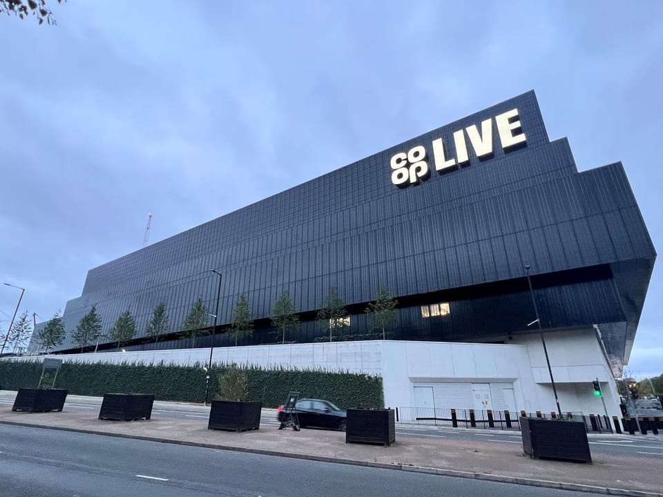 New Manchester City Getaway House with 2 FREE Parking Apartment in Manchester