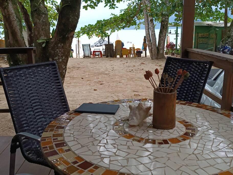 Patio, Day, Natural landscape, Dining area, Beach