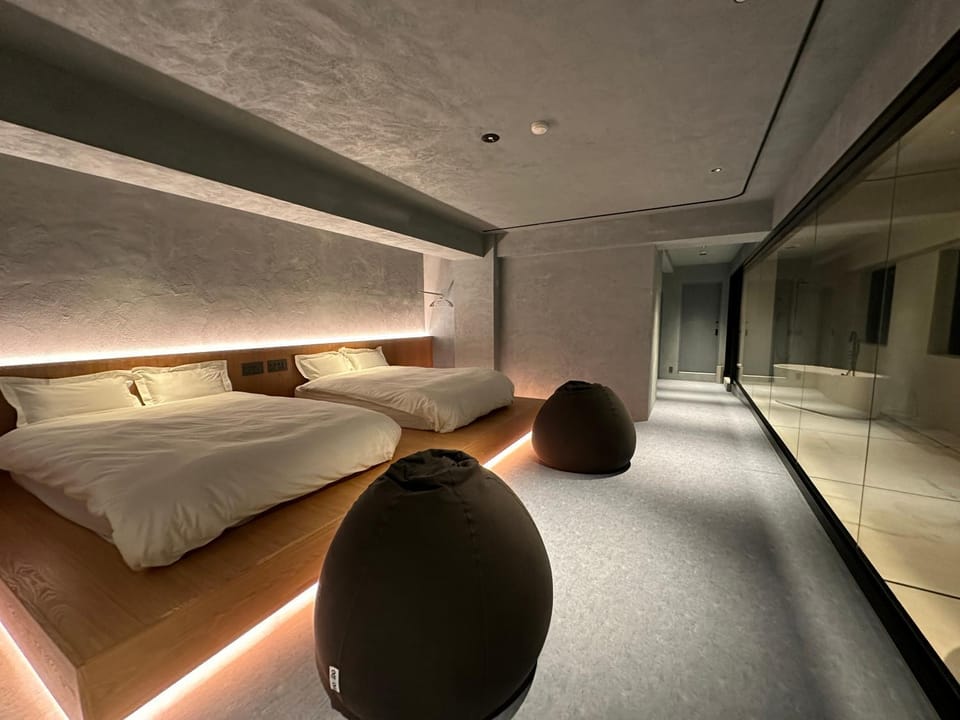 Bed, Living room, Photo of the whole room, Bedroom