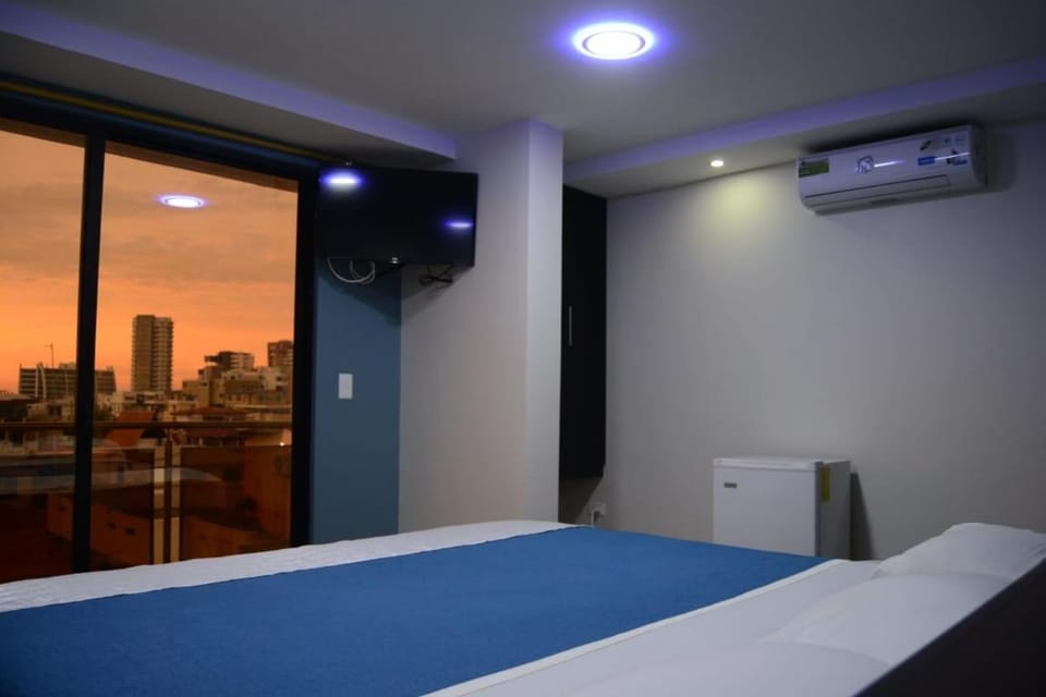 Bed, Photo of the whole room, Bedroom, air conditioner
