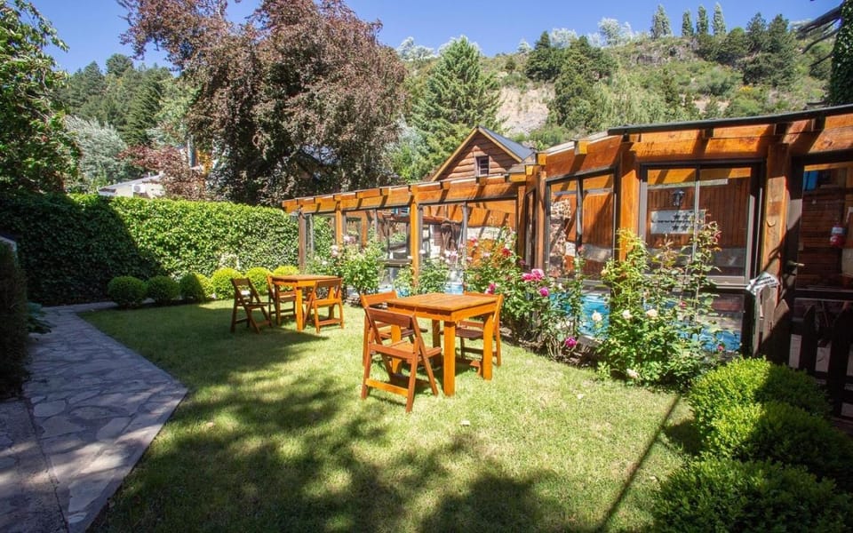 Cabañas Antuken - Piscina Cubierta - Apartment hotel in San Martín de los Andes