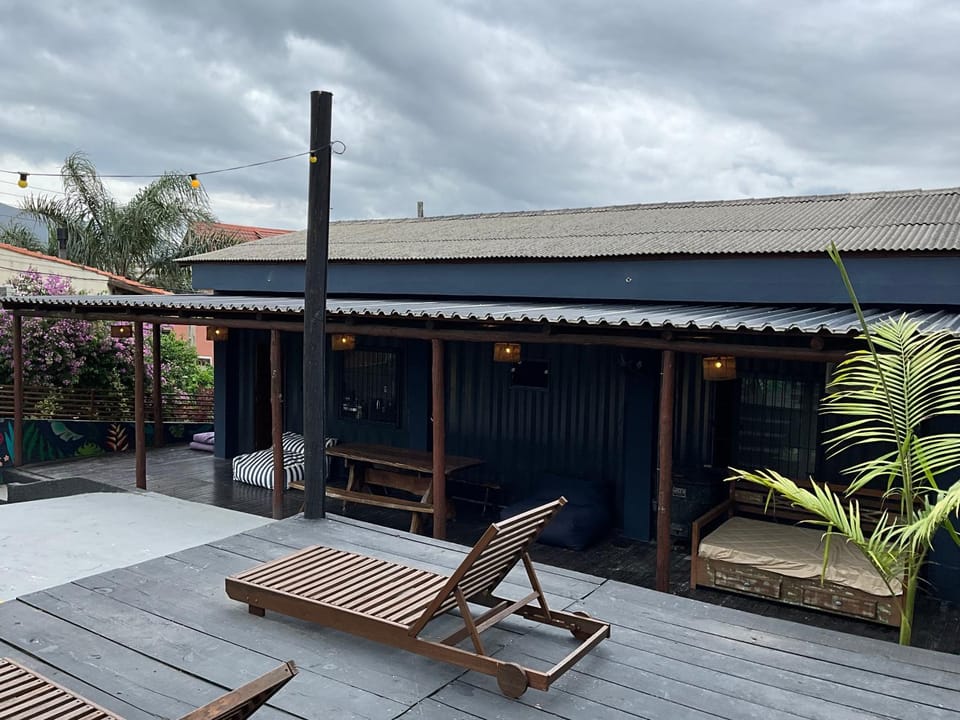 Property building, Garden, sunbed