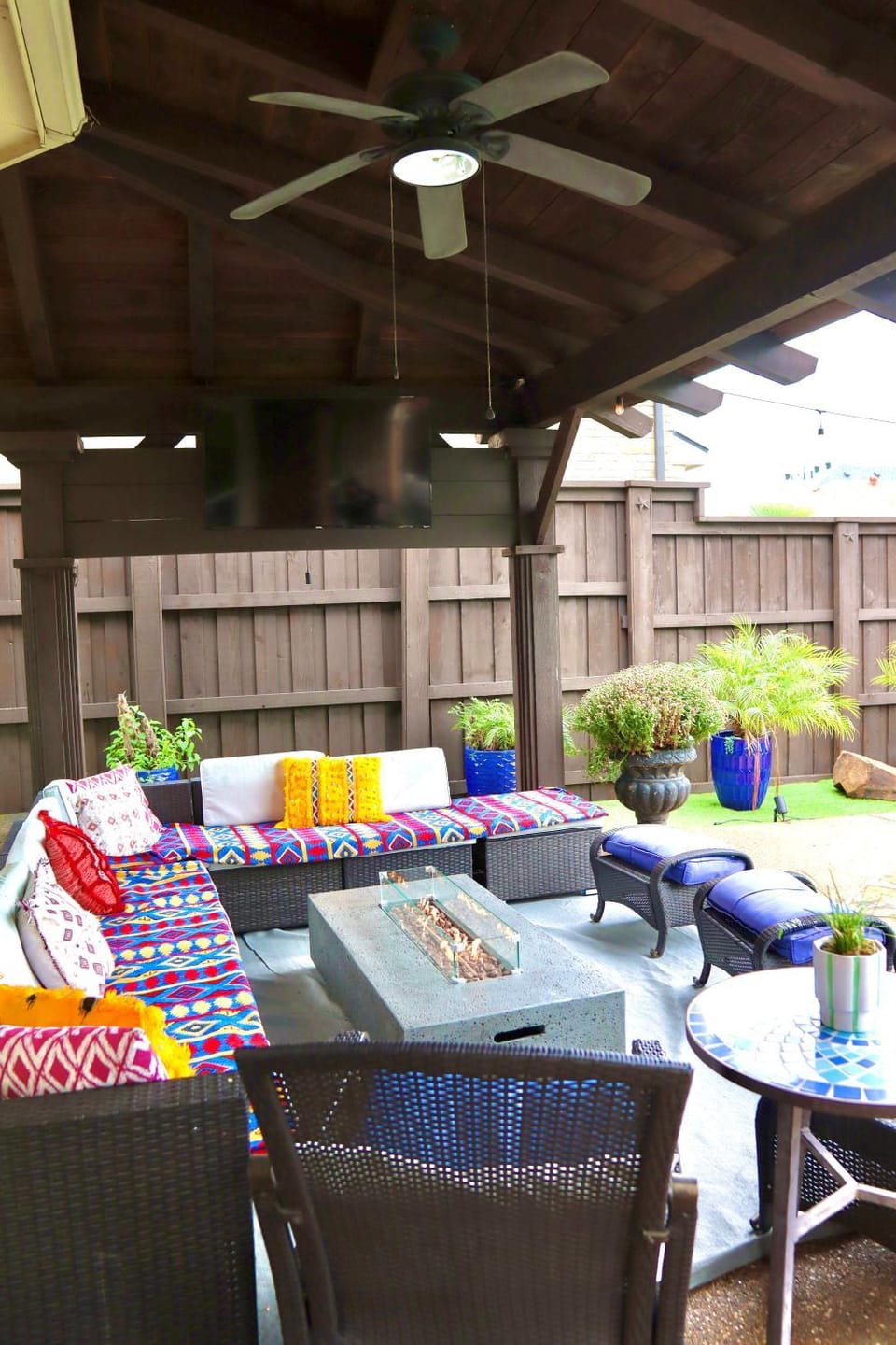 Luxurious 5-Bed home with heated Pool, Jacuzzi, Media Room, Grill and several living spaces! Villa in Frisco