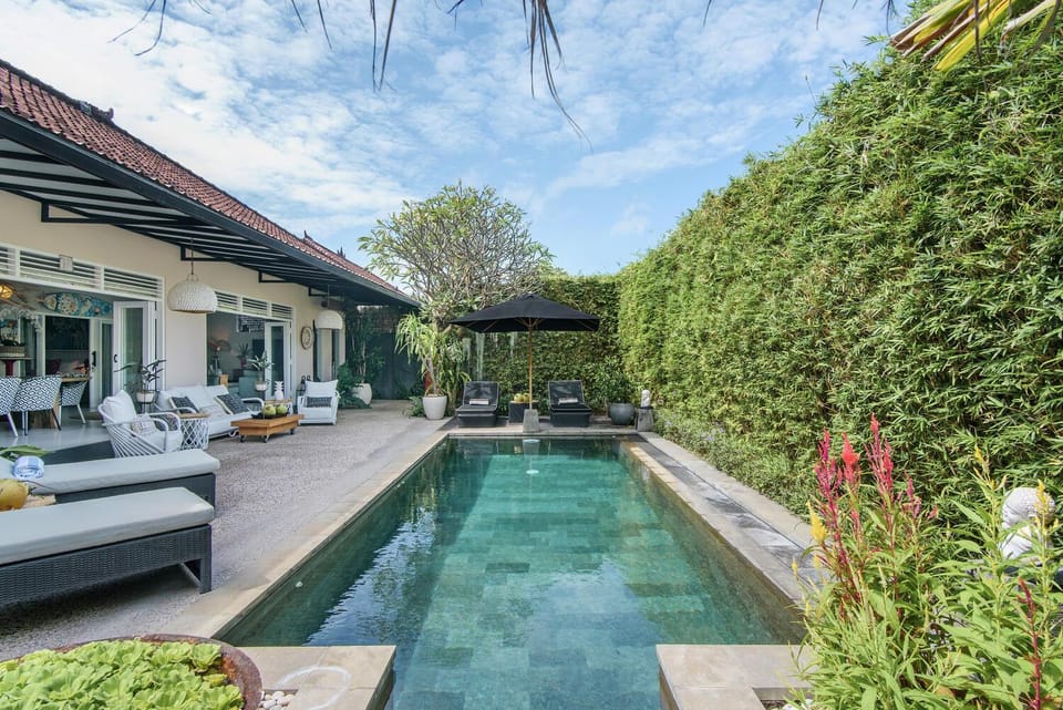Day, Garden, Swimming pool, sunbed