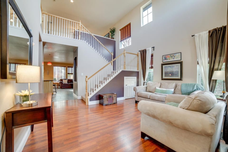 Ski Getaway with Hot Tub Reno Home By Attractions House in Reno