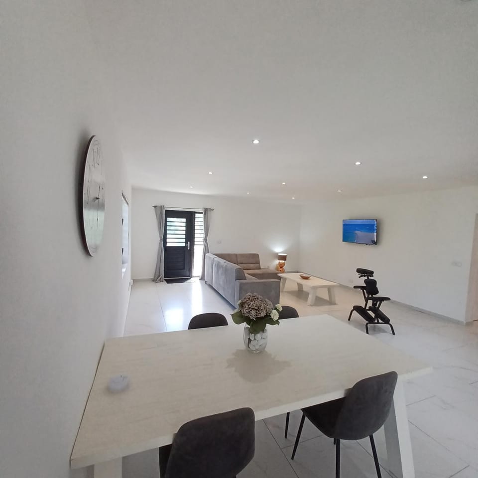 Flamingo Apartment - Regal Rentals Curacao Apartment in Curaçao