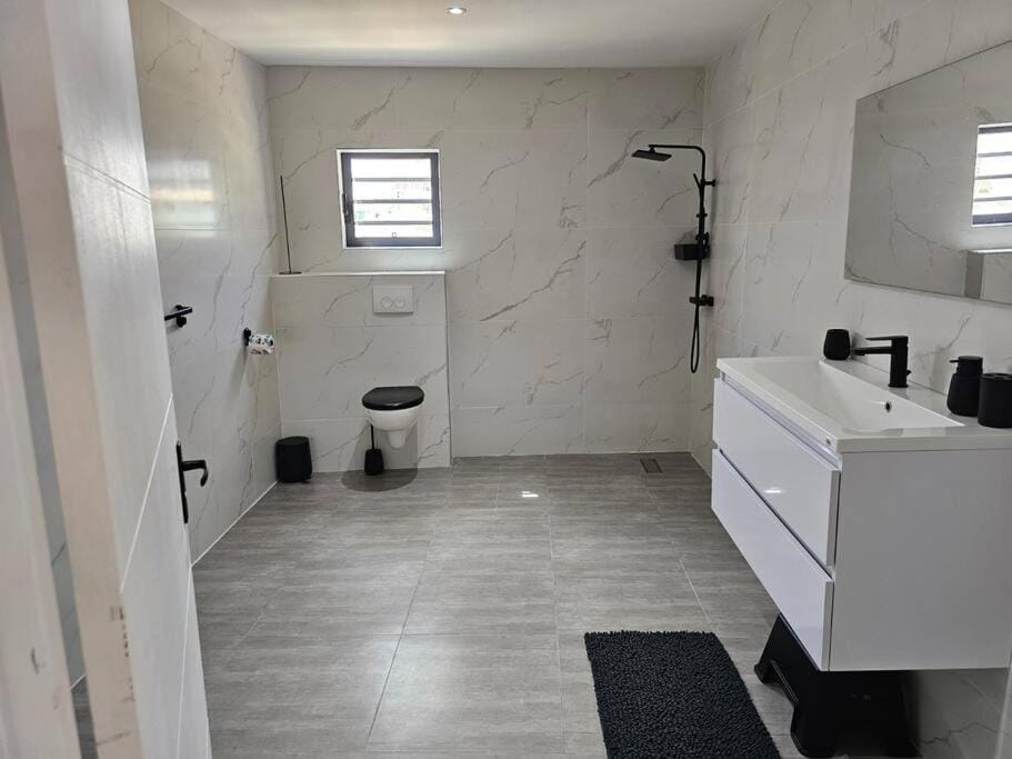 Toilet, Bathroom