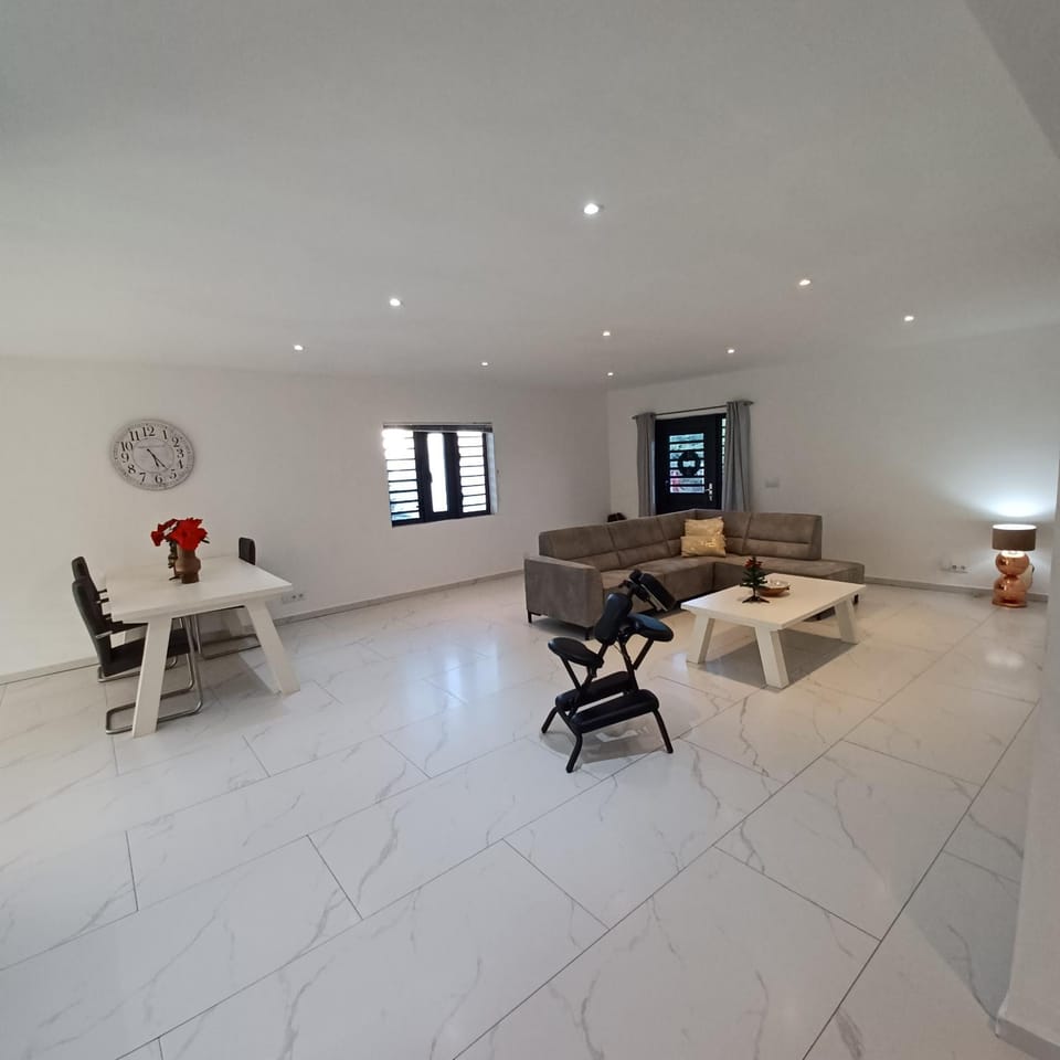 Flamingo Apartment - Regal Rentals Curacao Apartment in Curaçao
