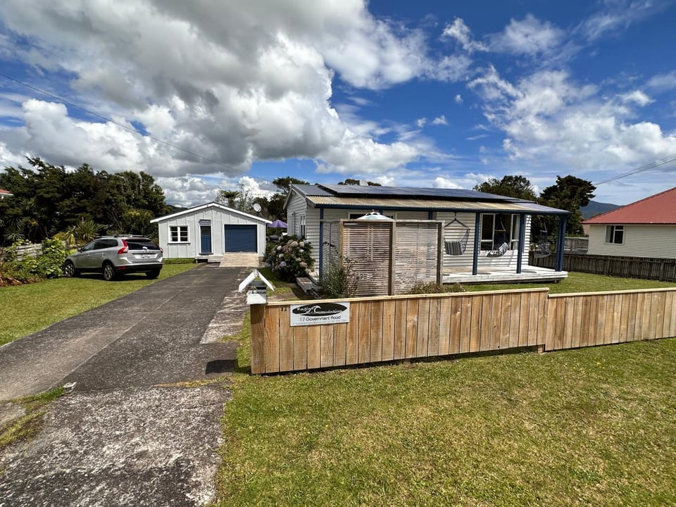 Relaxing Raglan & the Boat House House in Raglan