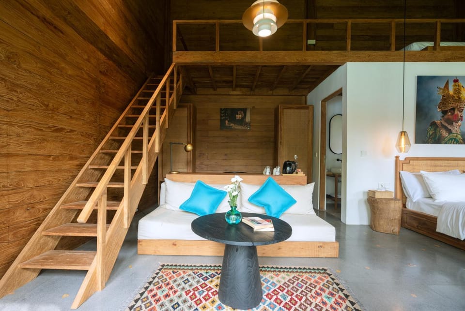 Photo of the whole room, Seating area, Bedroom