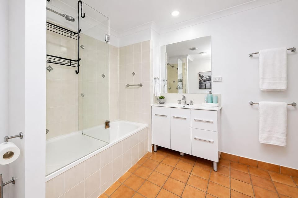 Shower, Bathroom, Bath, towels