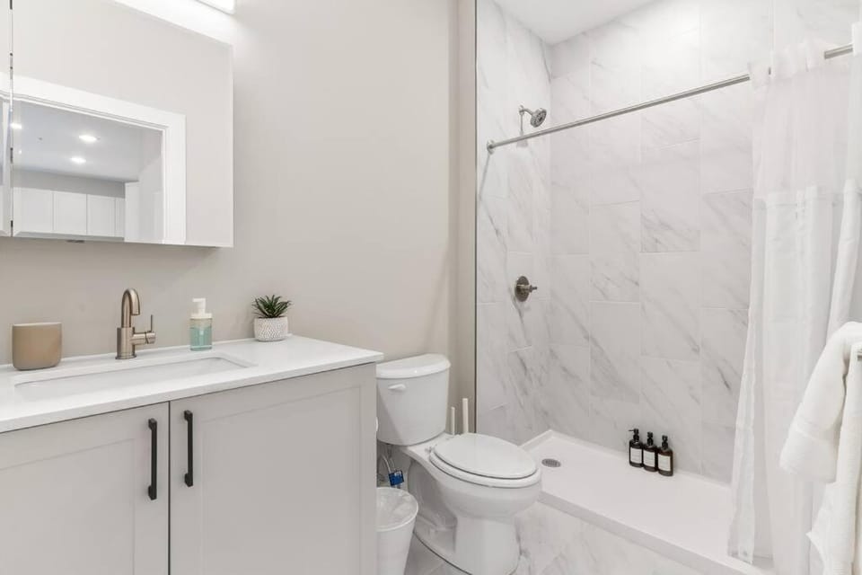Shower, Toilet, Bathroom