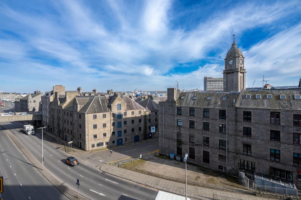 Neighbourhood, City view, Landmark view, Street view, Location