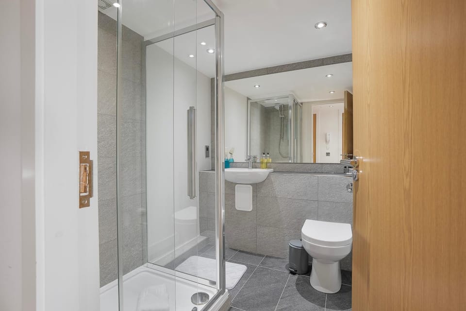 Shower, Toilet, Bathroom