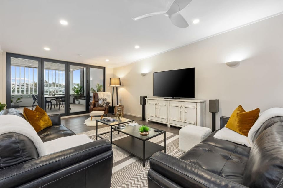 TV and multimedia, Balcony/Terrace, Living room