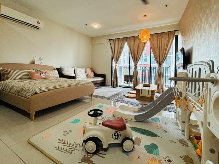 Supercozy kids-theme #1 Walk to i-City Park & Mall Apartment in Selangor, Malaysia