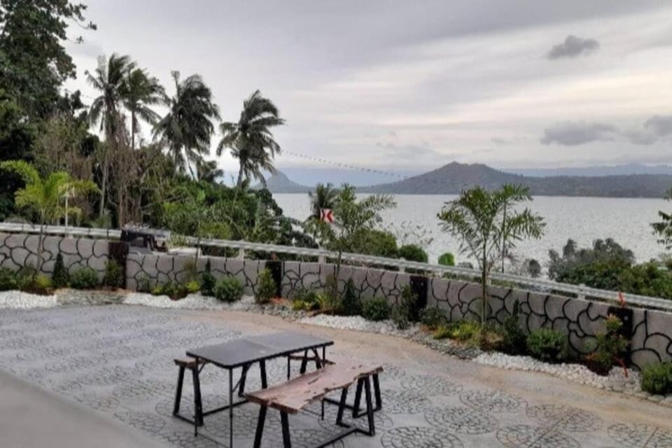 Natural landscape, View (from property/room), Lake view, Mountain view