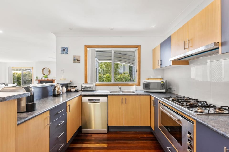 Sandlewood Breeze - Pet Friendly - Community Pool House in Callala Bay