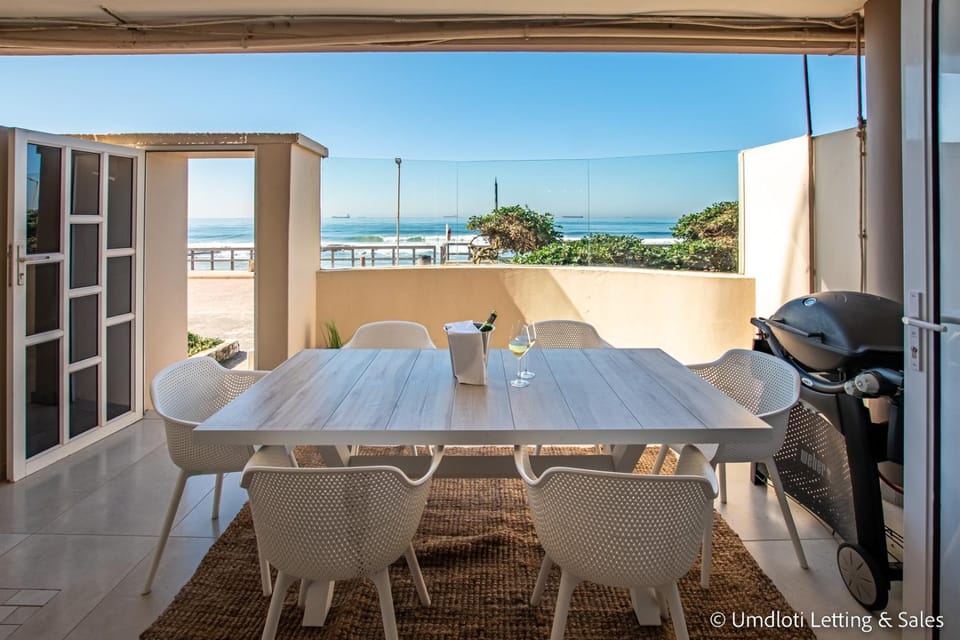 Patio, Day, Natural landscape, View (from property/room), Balcony/Terrace, Dining area, Sea view