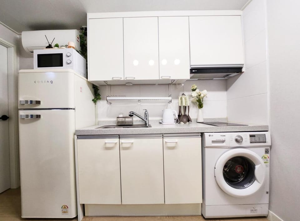 Kitchen or kitchenette