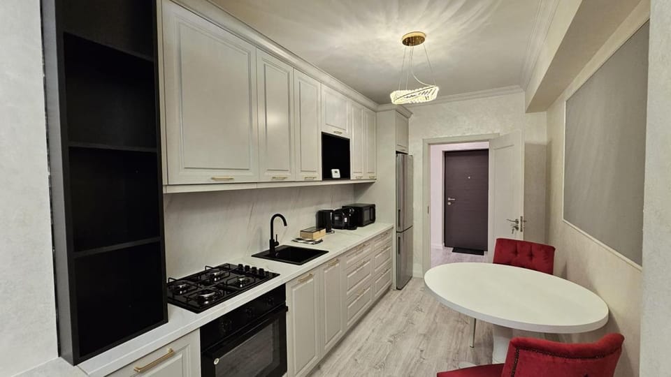 TV and multimedia, Kitchen or kitchenette, Living room, Seating area, Dining area, minibar, oven, pet friendly, stove