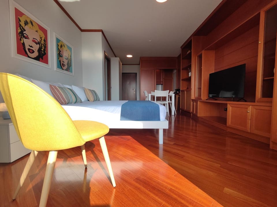 TV and multimedia, Photo of the whole room