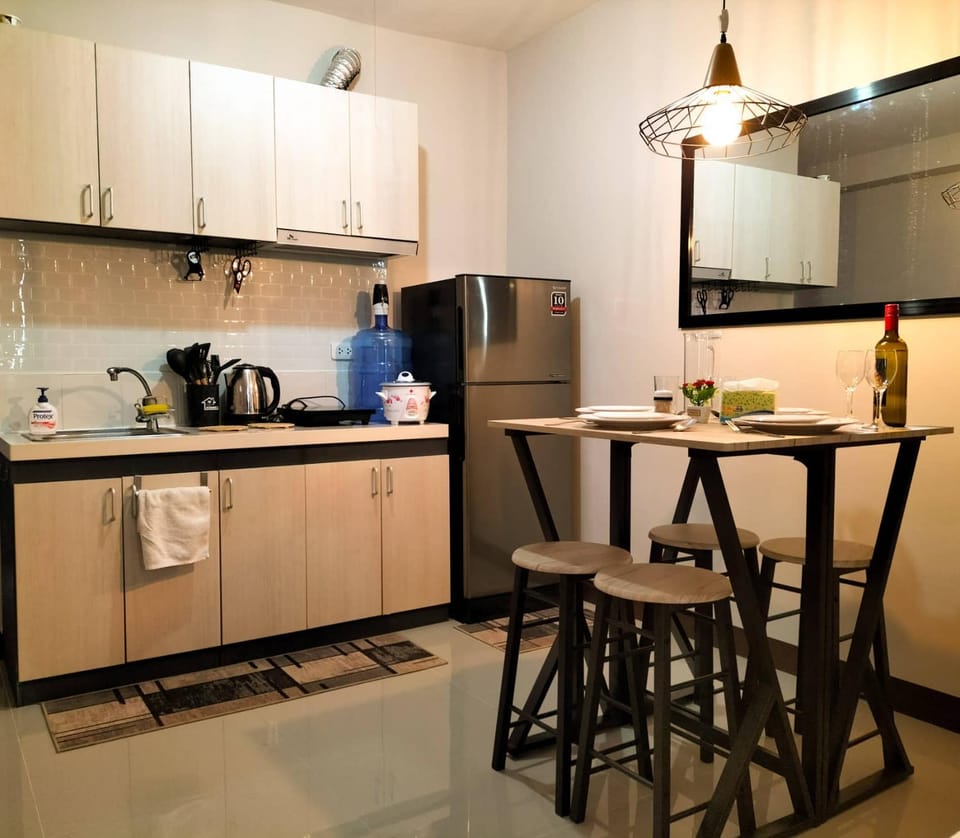 Spacious Minimalist Condo Apartment hotel in Lapu-Lapu City