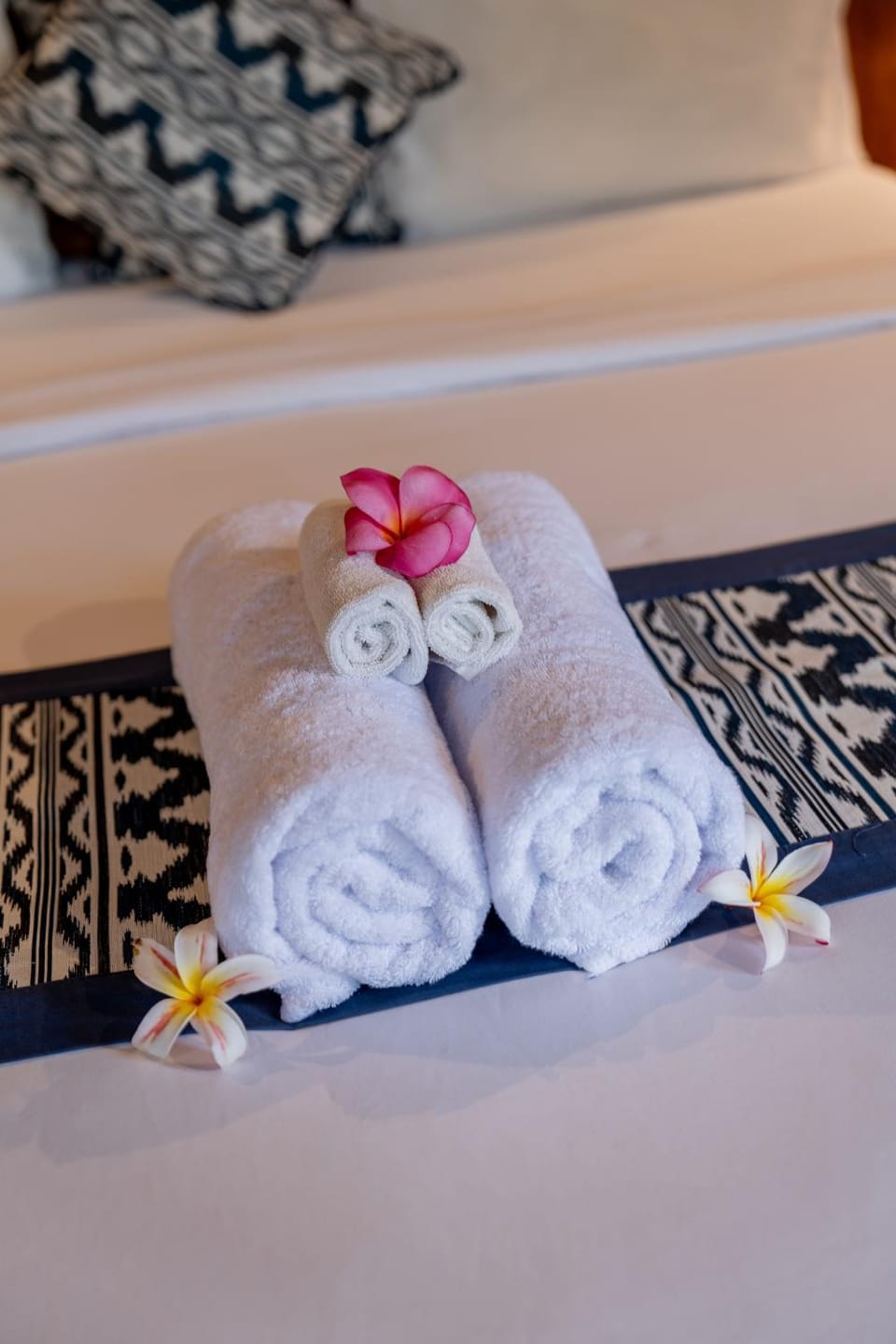 Bed, towels